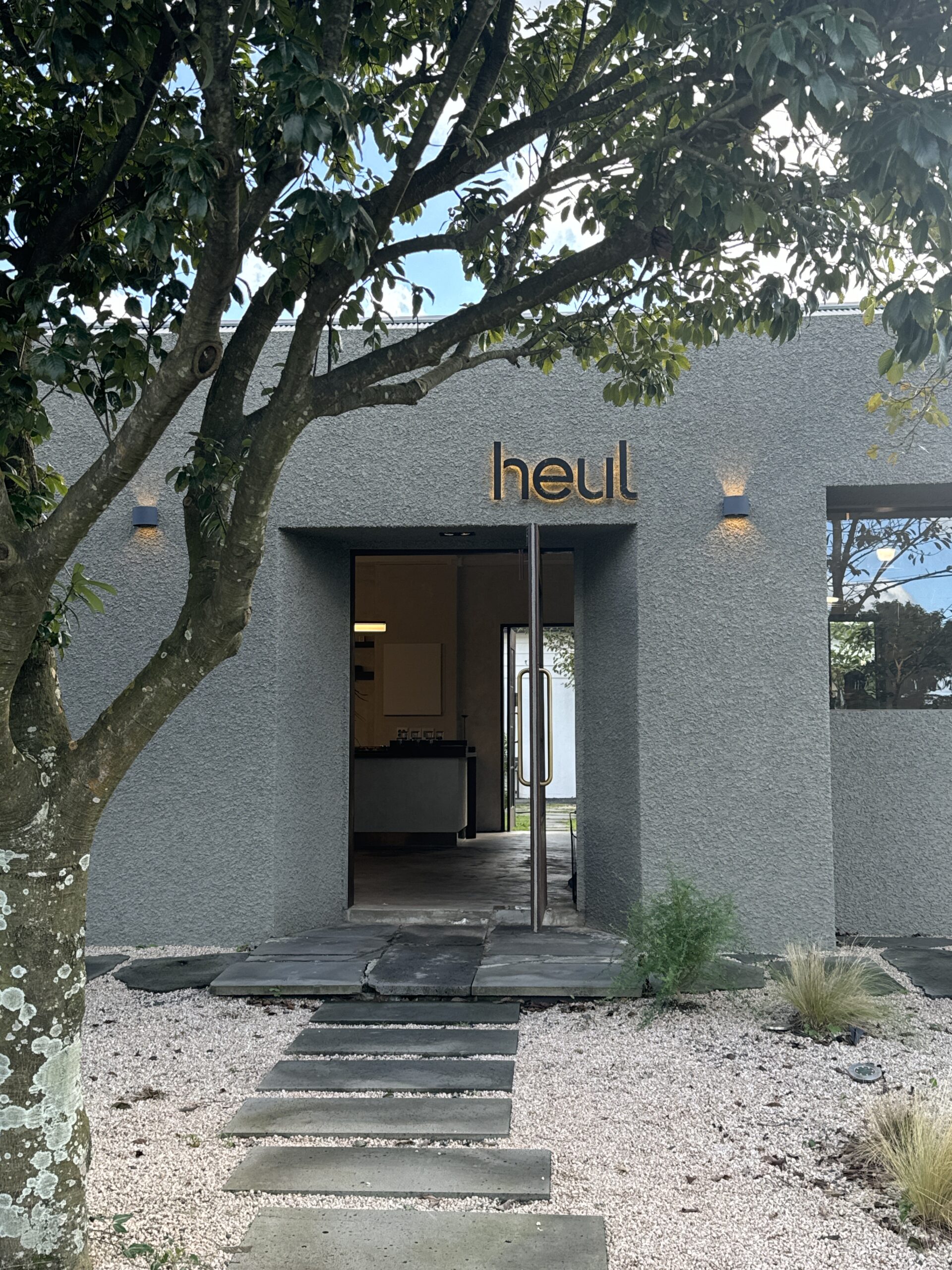Find Tranquility at HEUL: Jeju’s Cozy Wooden Café with the Perfect Traditional Teas